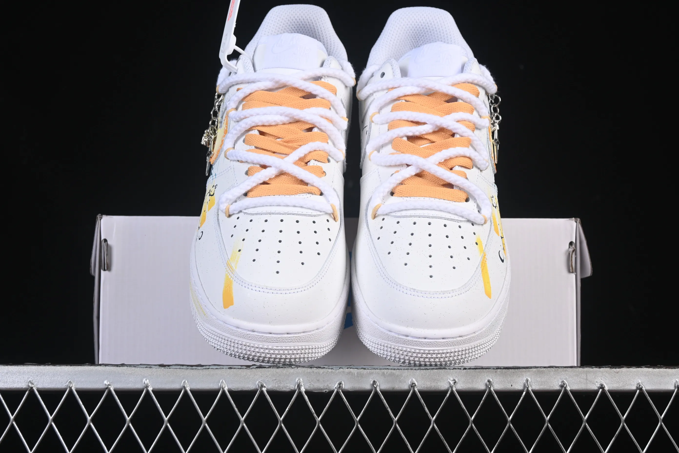 All categories Nk Air Force 1 Air Force series Nk Air Force 1 Low Air Force low-top Nike Air Force 1'07 Low "Leo" Hand-painted graffiti twelve constellations series Leo Air Force One low-top casual sneakers Constellation 723-822